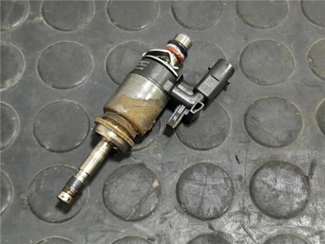 Wtryskiwacz paliwa 04E906036AD VAG