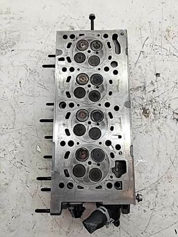 Głowica cylindrów 04L103063M VAG