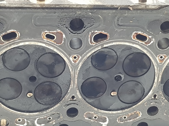 Głowica cylindrów Skoda SuperB 3 3V3