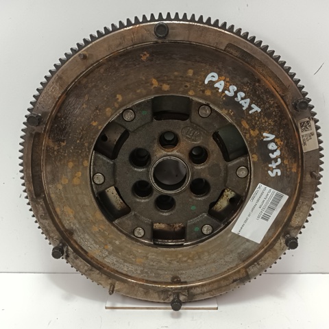 Koło zamachowe silnika 04L105266C VAG