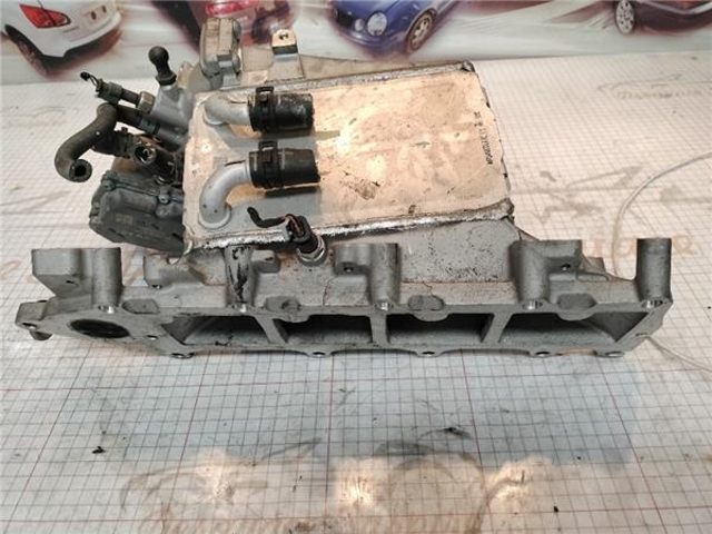 Kolektor ssący 04L129766H VAG