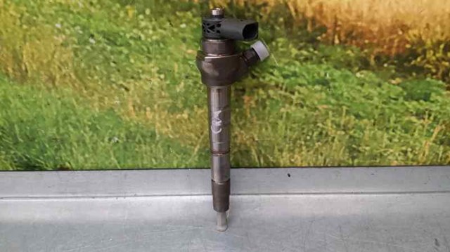 Wtryskiwacz paliwa 04L130277AC VAG