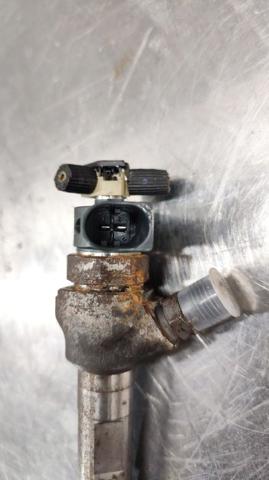 Wtryskiwacz paliwa 04L130277AC VAG