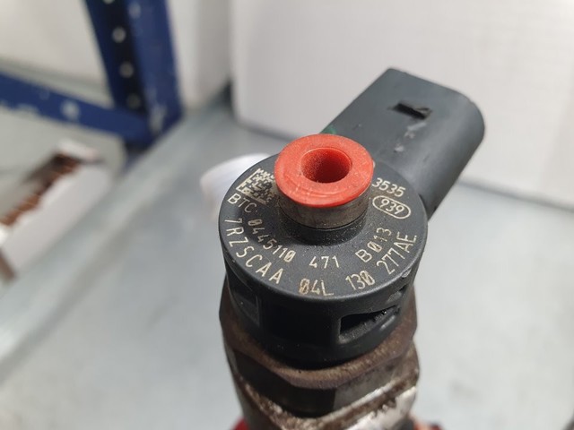 Wtryskiwacz paliwa 04L130277AE VAG