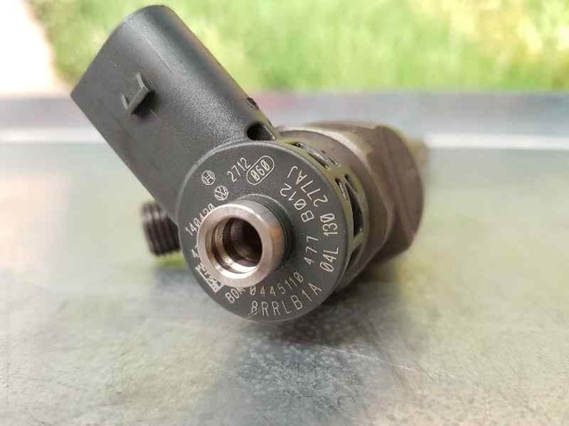 Wtryskiwacz paliwa 04L130277AJ VAG