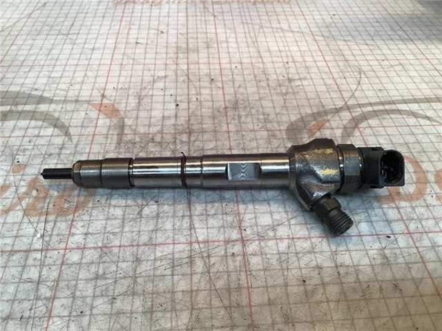 Wtryskiwacz paliwa 04L130277K VAG