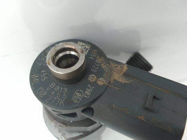 Wtryskiwacz paliwa 04L130277K VAG