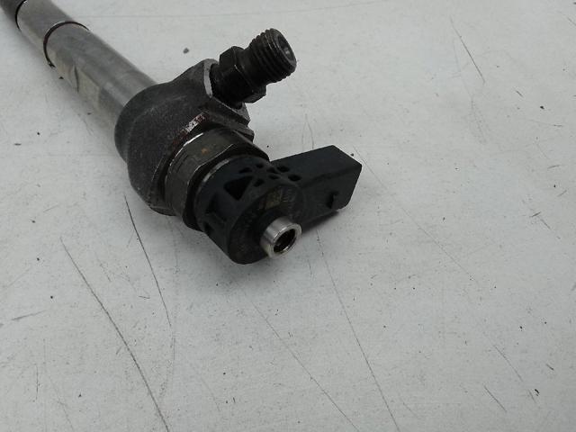 Wtryskiwacz paliwa 04L130277K VAG