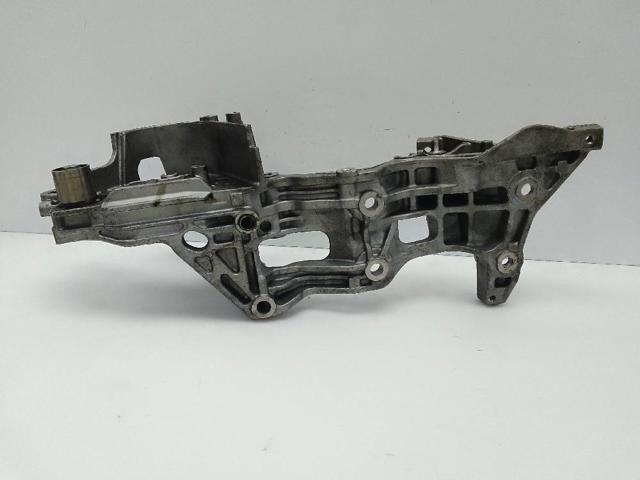 Wspornik alternatora 04L903143B VAG