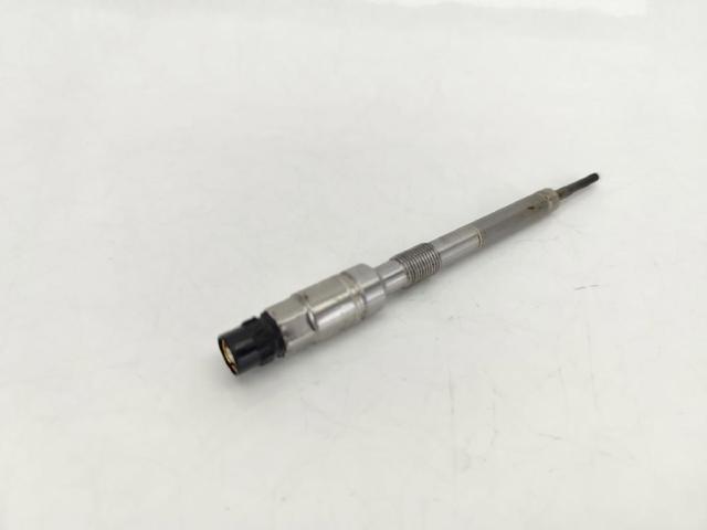 Świeca żarowa Volkswagen Passat 3G2, CB2