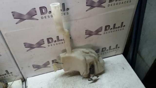 Zbiorniczek spryskiwacza szyb do Jeep Liberty/Cherokee KJ