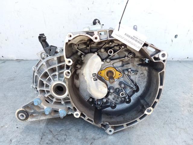 Mechaniczna skrzynia biegów w komplecie 05106350AA CHRYSLER