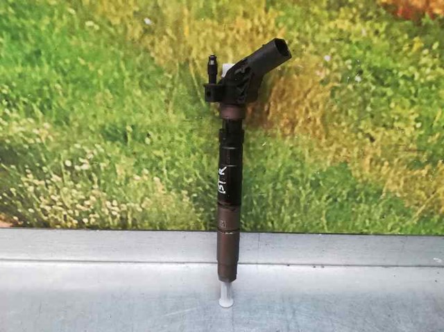 Wtryskiwacz paliwa 057130277AG VAG