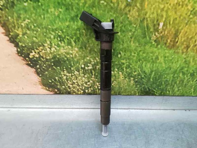 Wtryskiwacz paliwa 057130277AG VAG