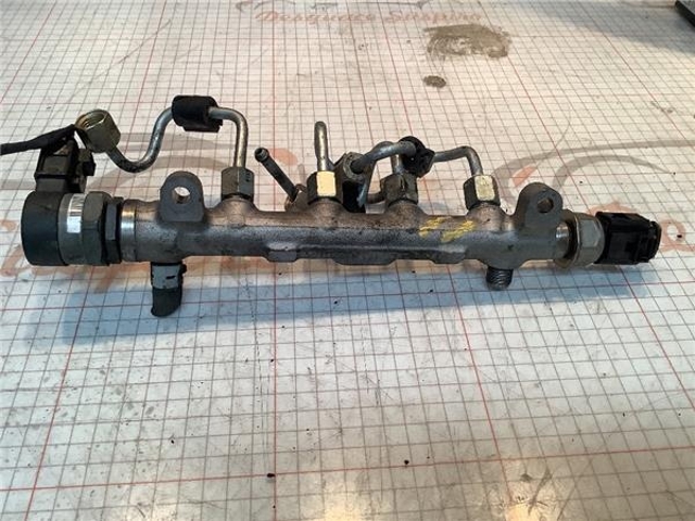 Regulator ciśnienia paliwa w listwie paliwowej Seat Ibiza 4 6J5, 6P1