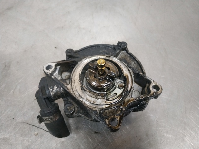 Pompa podciśnienia 057145100C VAG