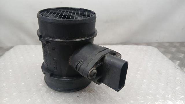 Czujnik przepływu powietrza, przepływomierz powietrza M.A.F. 057906461A VAG