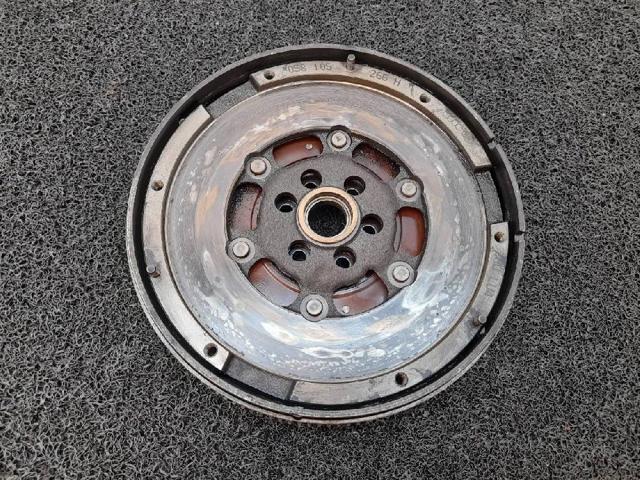 Koło zamachowe silnika 058105266H VAG
