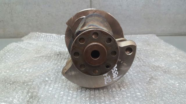 Wał korbowy silnika Volkswagen Passat 3B3