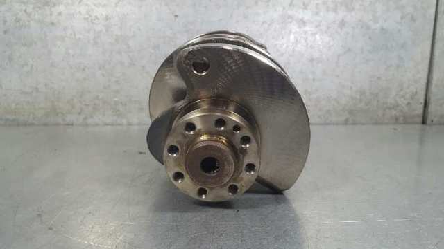 Wał korbowy silnika Volkswagen Passat 3B3