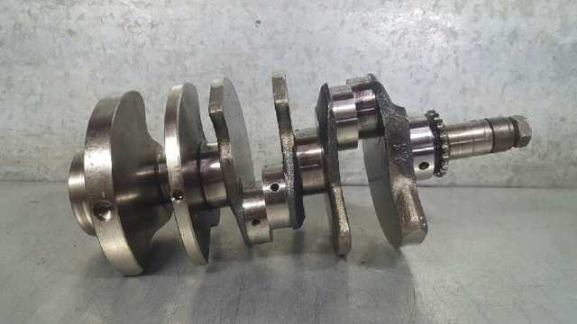 Wał korbowy silnika Volkswagen Passat 3B3