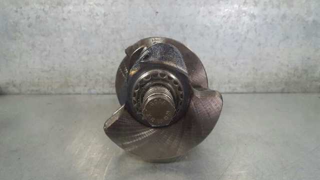 Wał korbowy silnika Volkswagen Passat 3B3