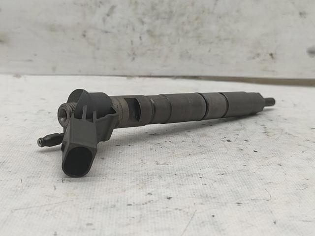 Wtryskiwacz paliwa 059130277AB VAG