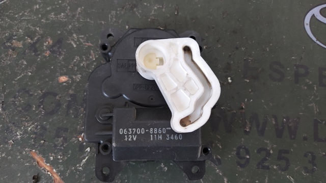 Silniczek klapy nagrzewnicy Toyota Land Cruiser J12