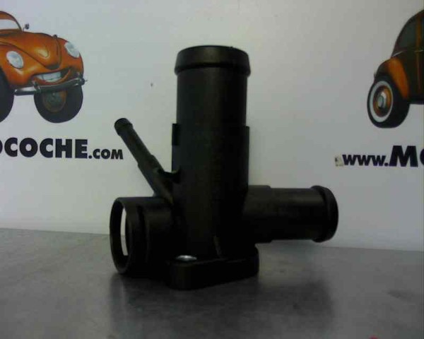 Kołnierz układu chłodzenia (trójnik) 068121132B VAG