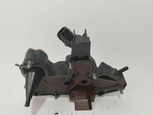 Separator oleju układu wentylacji kadłuda (bloku silnika)  06K103495AG VAG