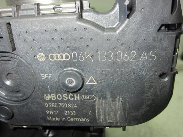 Przepustnica, komplet Audi A4 8W2, 8WC