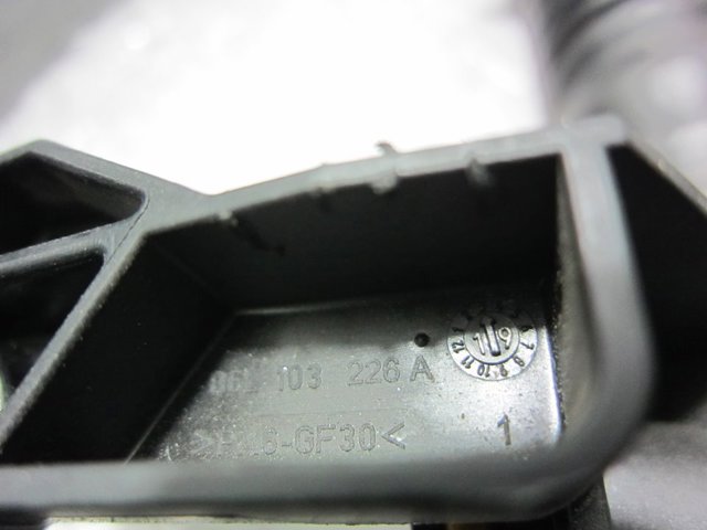 Króciec wentylacji kadłuba (separatora oleju) Audi Q5 FYB, FYG