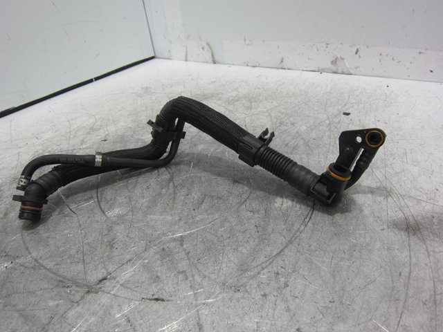 Króciec wentylacji kadłuba (separatora oleju) Audi Q5 FYB, FYG