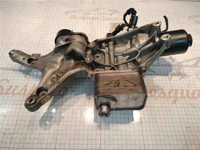 Wspornik alternatora 06L903143D VAG