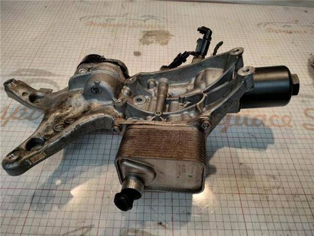 Wspornik alternatora 06L903143D VAG