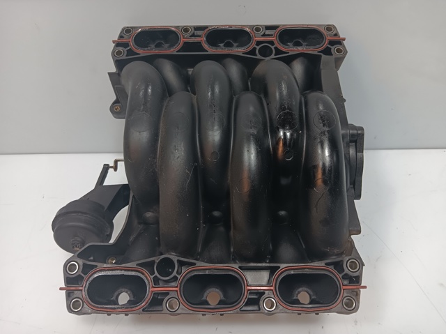 Kolektor ssący Audi A4 8D2