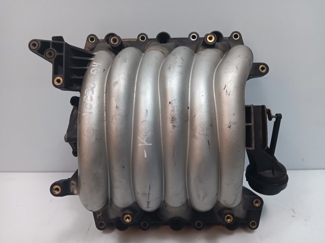 Kolektor ssący Audi A4 8D2