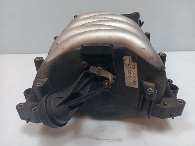 Kolektor ssący Audi A4 8D2