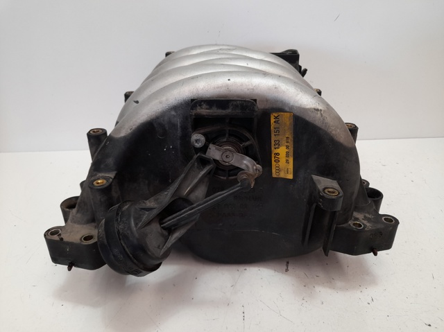 Kolektor ssący Audi A4 8D2