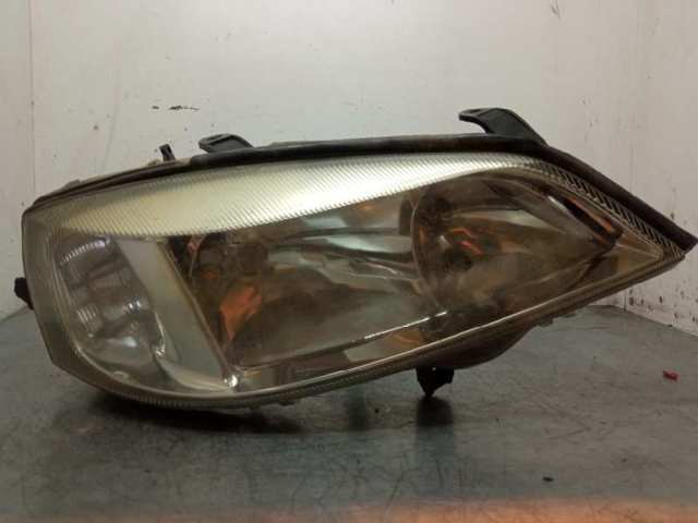 Reflektor prawy 084421116R OPEL