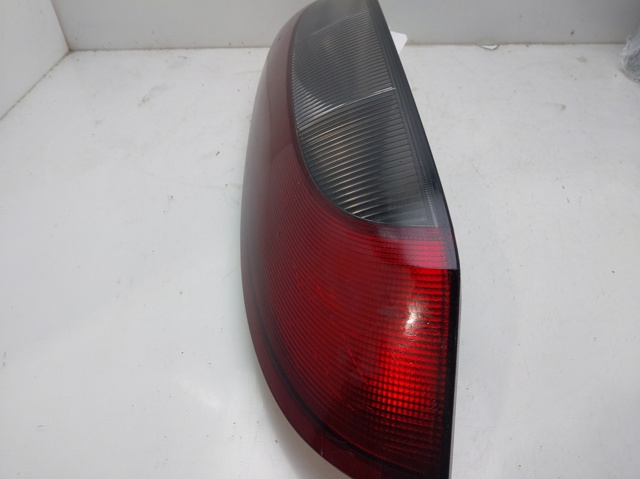 Lampa zespolona tylna prawa 09114337 OPEL