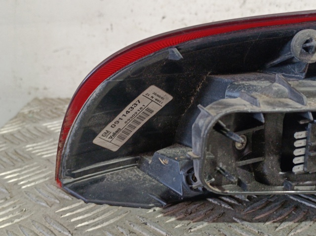 Lampa zespolona tylna prawa 09114337 OPEL