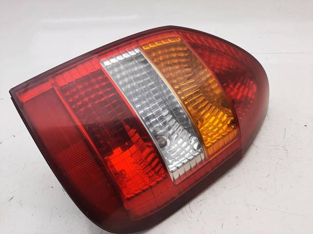 Lampa zespolona tylna prawa 09117446 OPEL