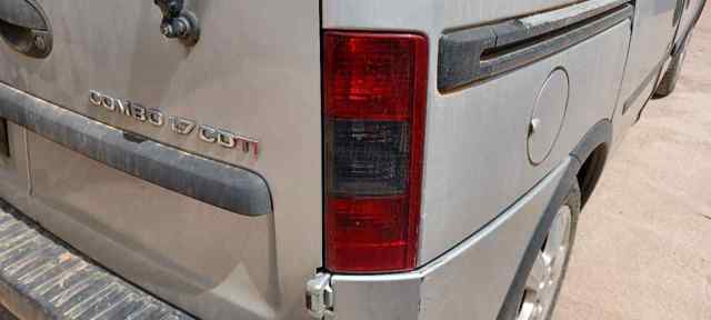 Lampa zespolona tylna prawa 09199763 OPEL