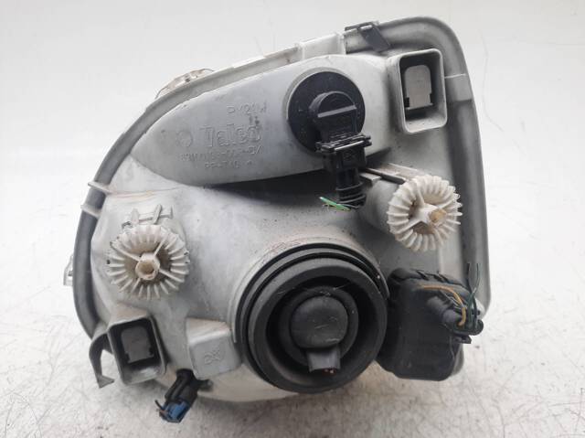 Reflektor prawy 09204188 OPEL