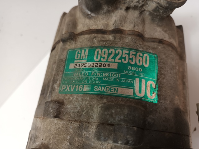 Sprężarka klimatyzacji 09225560 OPEL