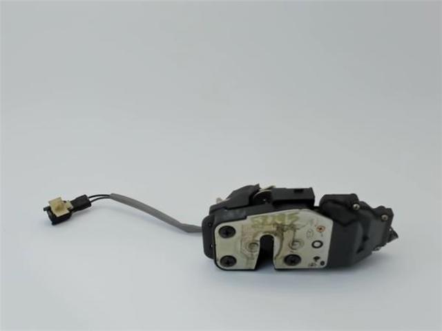 Zamek drzwi tylnych prawych 0K2FA72310 HYUNDAI