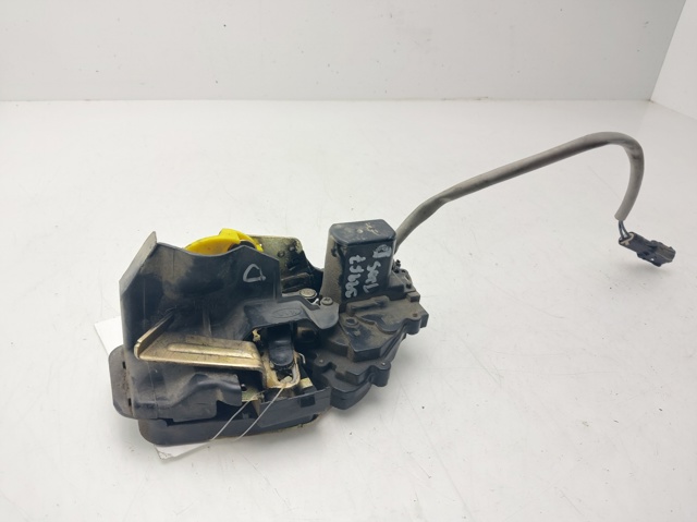 Zamek drzwi tylnych prawych 0K2FA72310 HYUNDAI