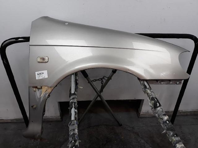 Błotnik przedni prawy KIA Carnival 2 GQ