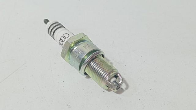 Świeca zapłonowa 101000027AA VAG